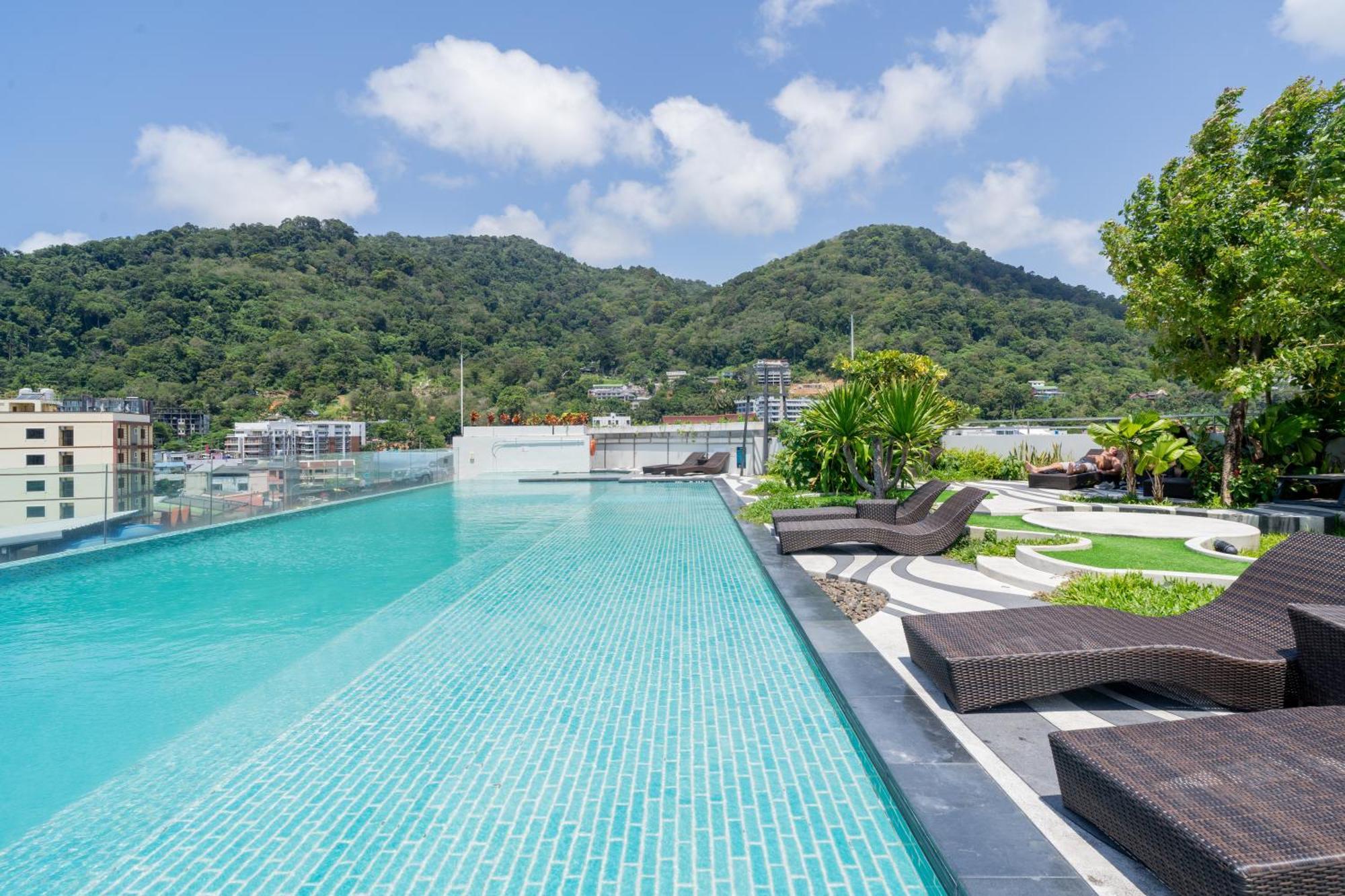 מלון Journeyhub Phuket Patong מראה חיצוני תמונה