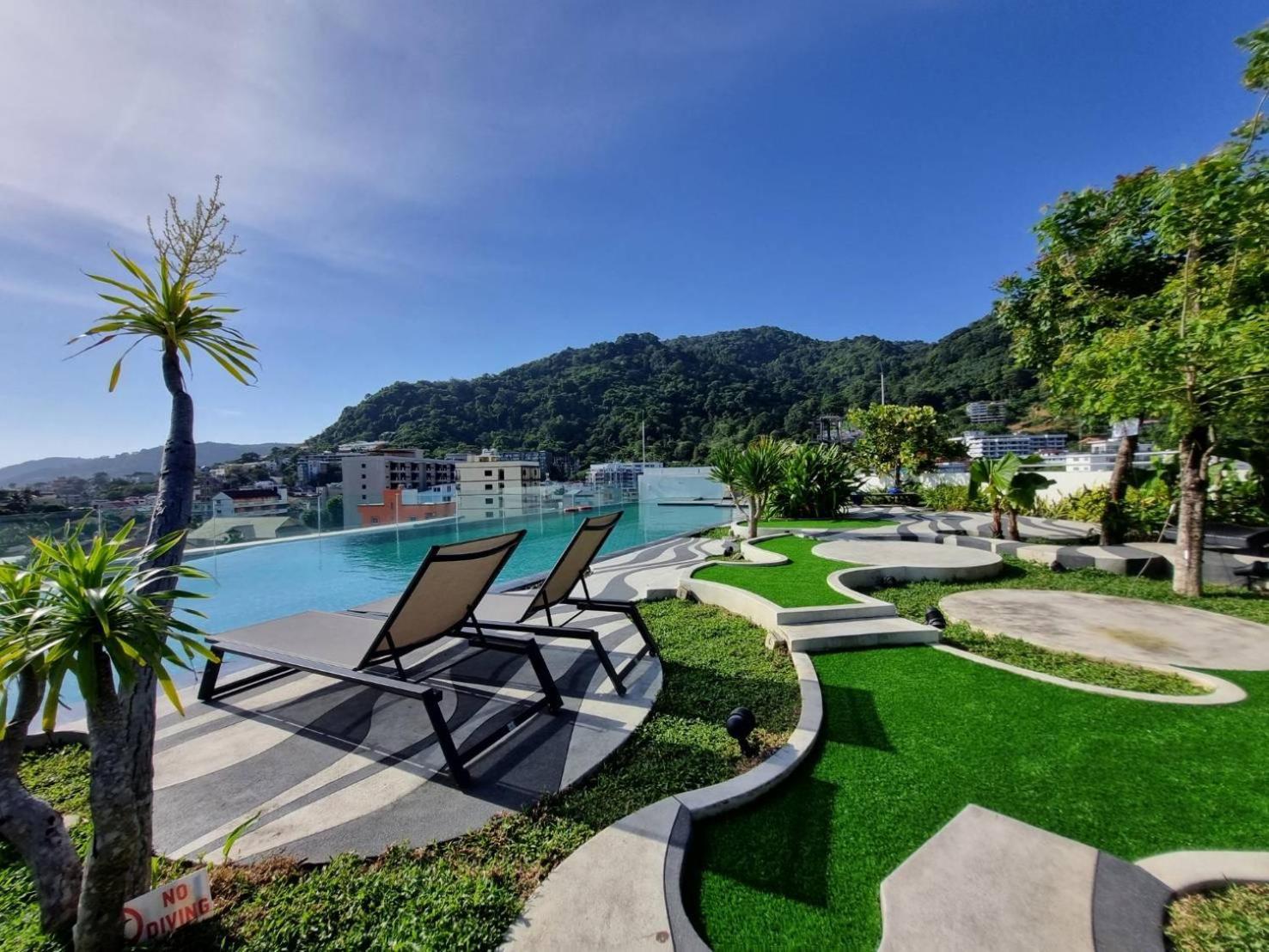 מלון Journeyhub Phuket Patong מראה חיצוני תמונה